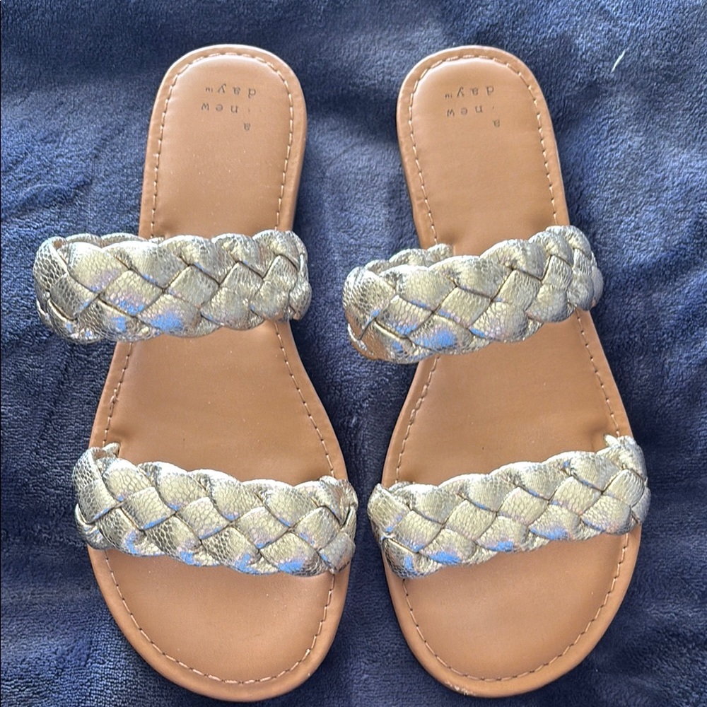 Braided Sandals in Gold and Tan